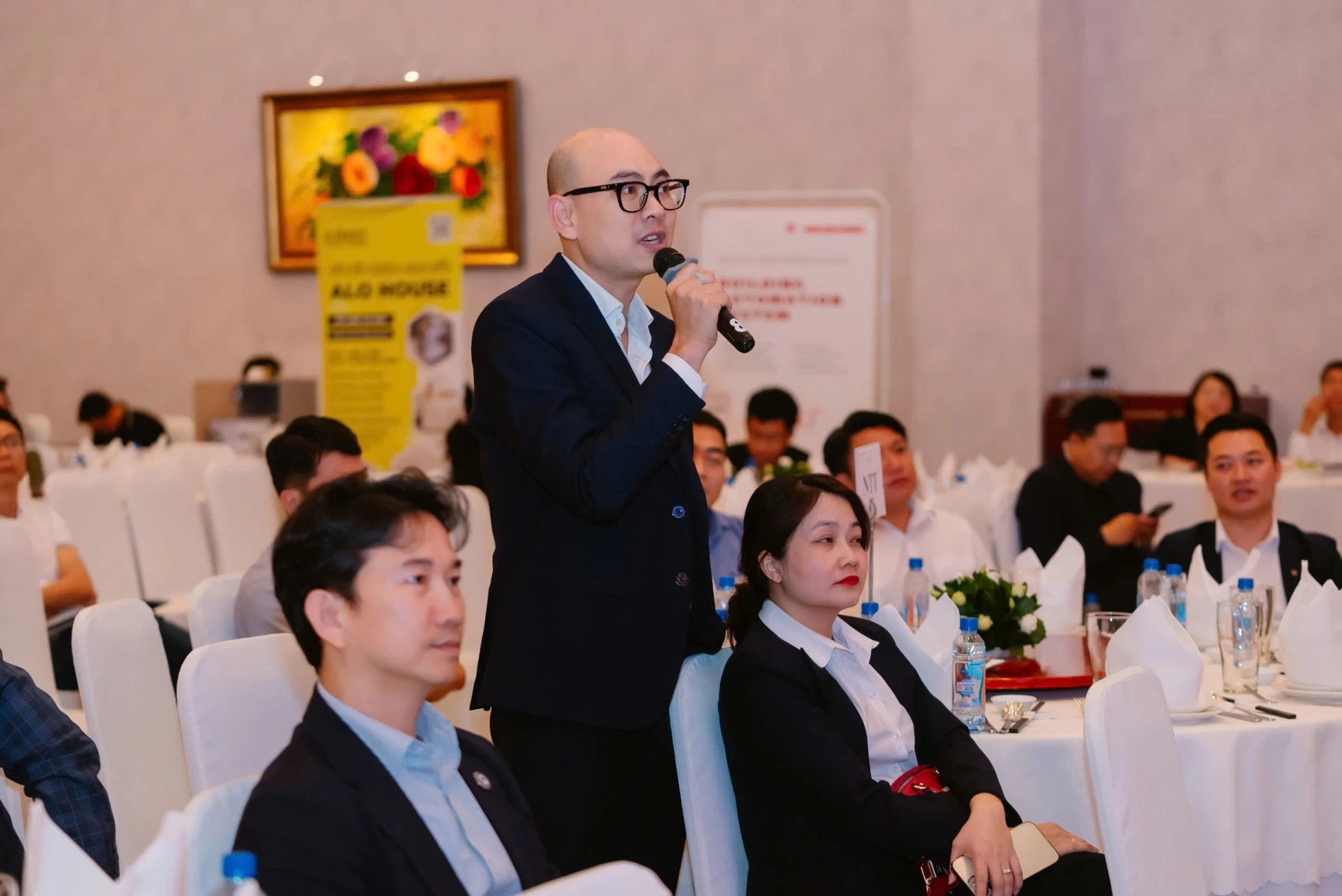 https://static.quochuyanhcorp.vn/21246/2025/Hoạt động SACA/Ngày Hội Kinh Doanh SBA 2025/z6459766821961_0026296bc268be3f35b4f469e0095daa.jpg
